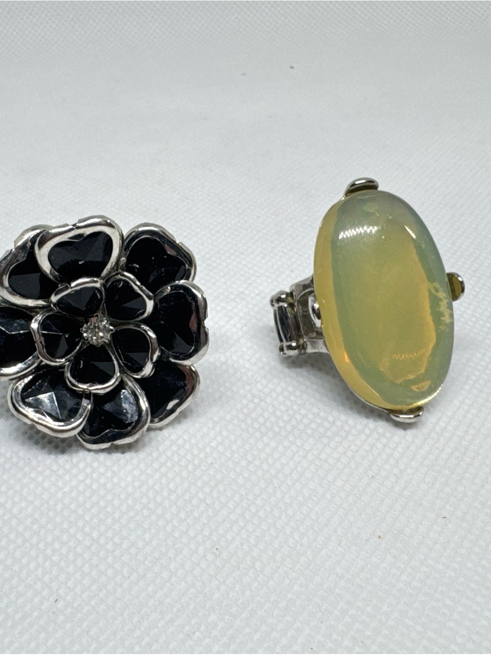 Statement Ring Lot – Black Flower & Yellow Opalescent Cabochon – Lot M